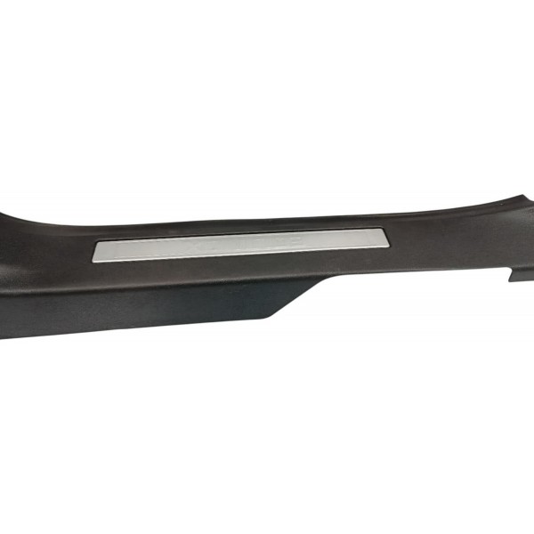 Soleira Porta Dianteira Direita Chevrolet Equinox 2018 Preto