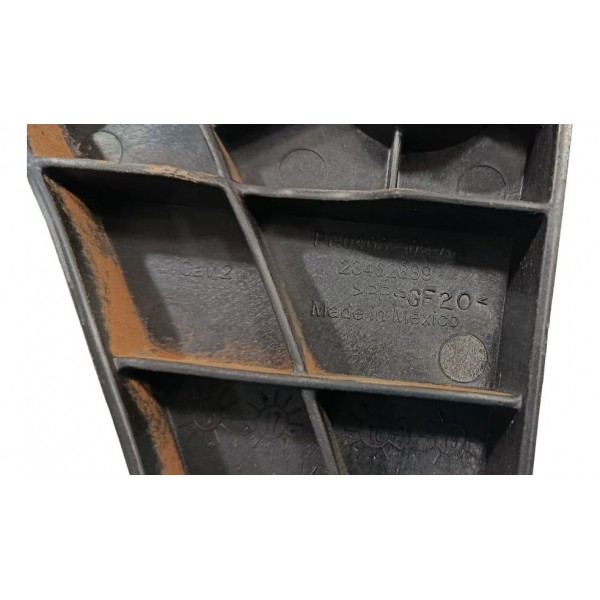 Guia Lateral Parachoque Traseiro Dir. Chevrolet Equinox 2018