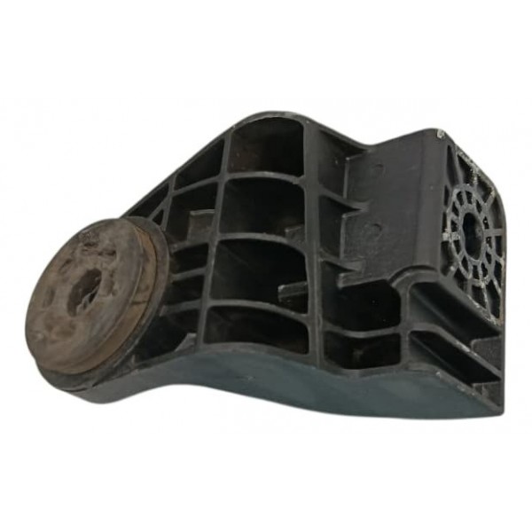 Suporte Direito Radiador Chevrolet Equinox 2018 Preto