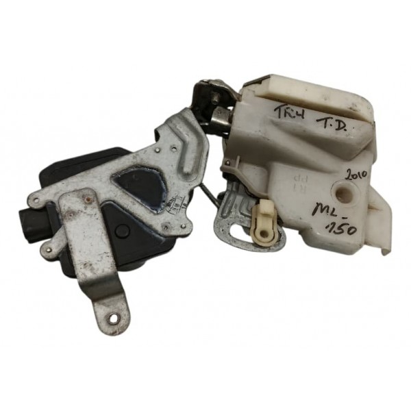 Fechadura Porta Traseira Direita Mitsubishi Tr4 2010