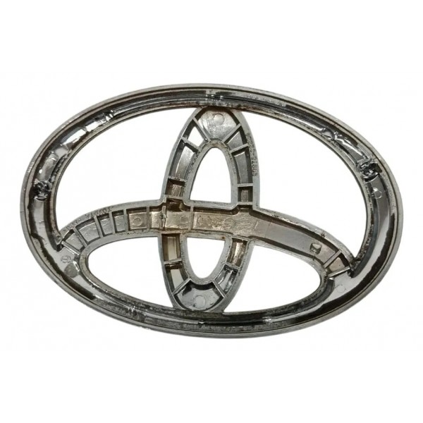 Emblema Logo Toyota Corolla Cross Hybrid 2024 Prateado