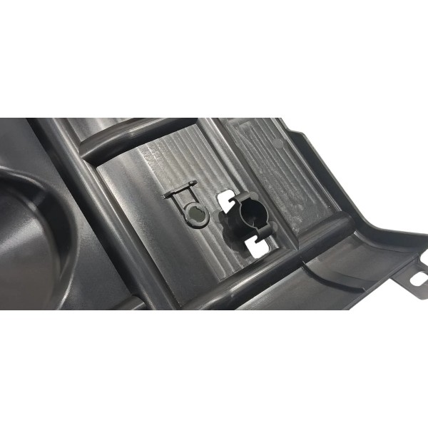 Acabamento Inferior Porta Luvas Eclipse Cross 1.5 4x2 2025