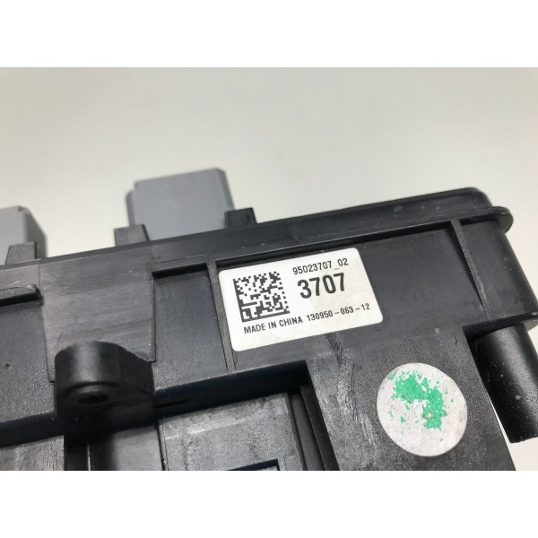 Caixa De Fusível Chevrolet Cruze 2013 95023707