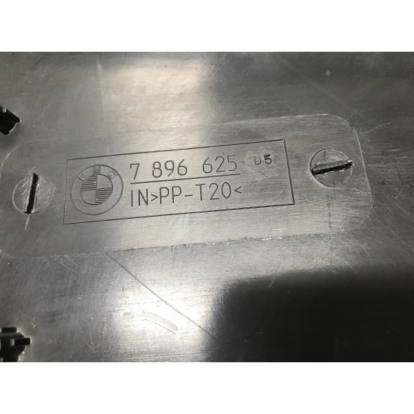 Proteção Traseira Porta Mala Bmw M5 2005 7896625