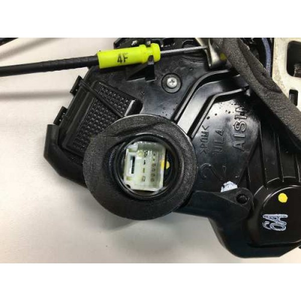 Fechadura Dianteira Esquerda Toyota Corolla 2010