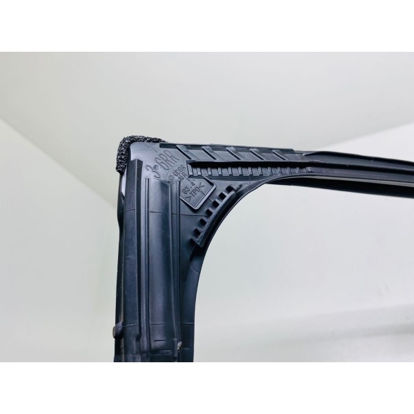 Canaleta Vidro Porta Traseira Dir Toyota Corolla Hybrid 2020