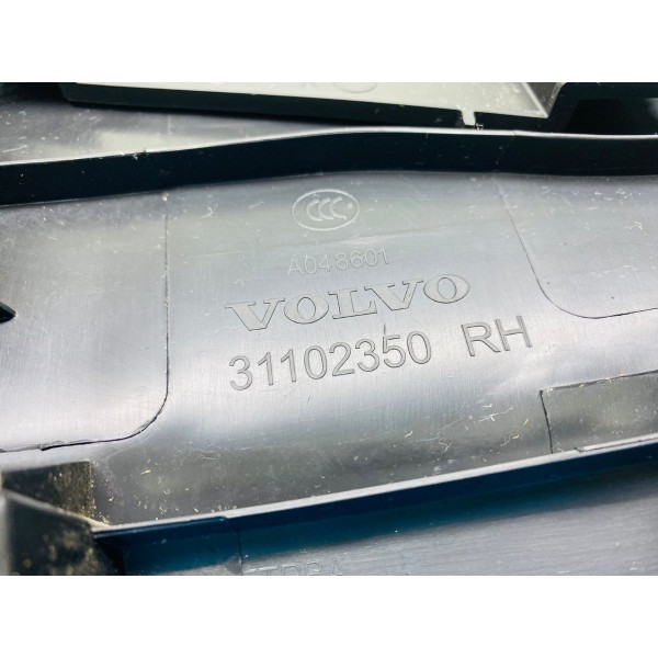 Acabamento Coluna Direito Volvo V40 Cross Country T4 2018