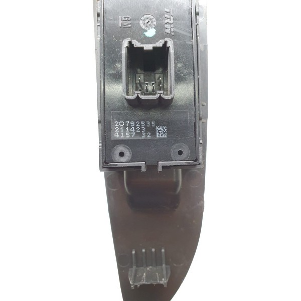 Interruptor Vidro Porta Traseira Direita Gm Tracker 2015