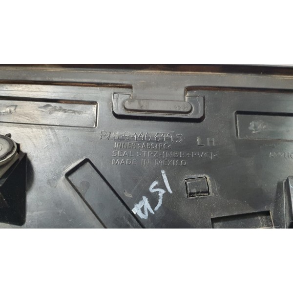 Aplique Lateral Esquerdo Porta-malas Gm Equinox Premier 2019