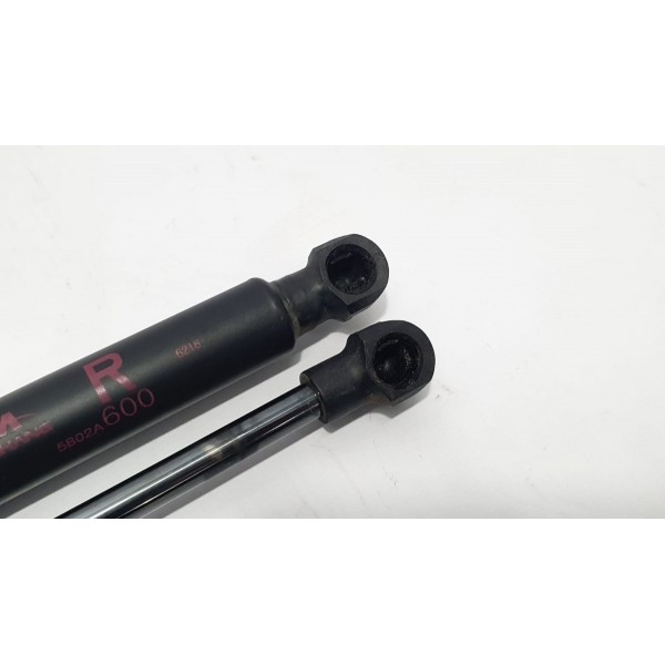 Amortecedor Tampa Porta-malas Mitsubishi Outlander 2016