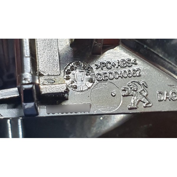 Acabamento Painel Console Central Peugeot 3008 1.6 Thp 2018