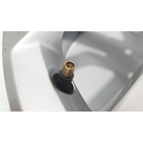 Roda Aro 18 (e-7jx18h2) Vw Taos 1.4 250 Tsi 2022 (unidade) Prateado