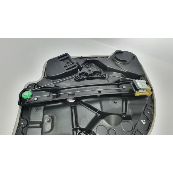 Máquina De Vidro Traseira Direita Mercedes Benz C200 2016