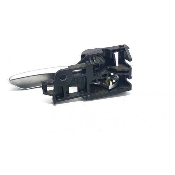 Maçaneta Interna Porta Esquerda Toyota Rav4 Hybrid 2020 Dianteira/traseira