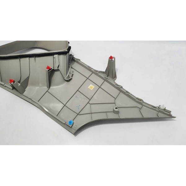 Acabamento Interno Vidro Lateral Tras Direito Rav4 Hybrid 20