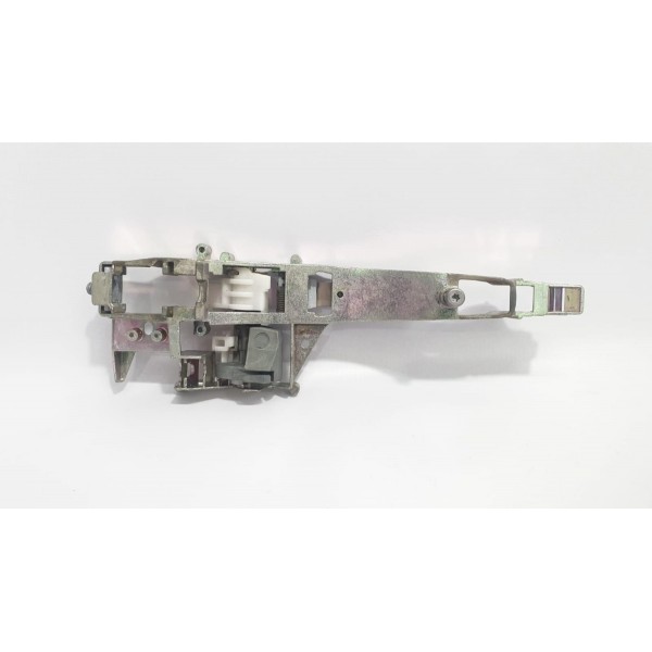 Suporte Maçaneta Traseira Esquerda Peugeot 308 Thp 2015 Preto