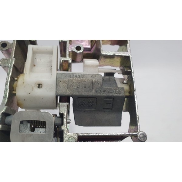 Suporte Maçaneta Traseira Esquerda Peugeot 308 Thp 2015 Preto