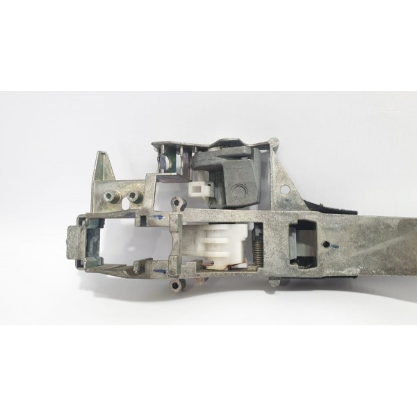 Suporte Maçaneta Traseira Direita Peugeot 308 Thp 2015 Prateado