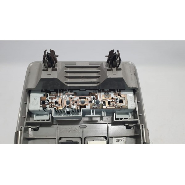 Luz Cortesia Teto Console Central Chevrolet Tracker 1.4t 17