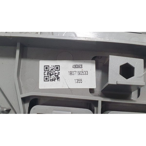 Luz Cortesia Teto Console Central Chevrolet Tracker 1.4t 17