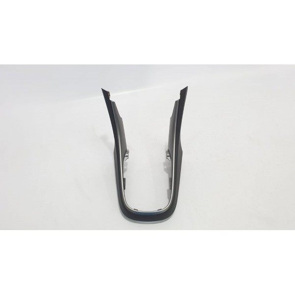 Moldura Acabamento Central Painel Chevrolet Tracker 1.4t 17