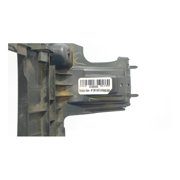 Moldura Painel Porta Objetos Gm Chevrolet Tracker 1.4t 2017 Preto