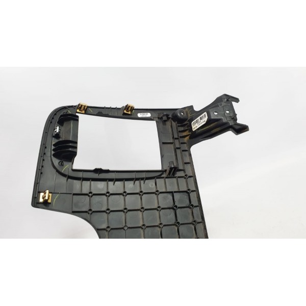 Moldura Painel Porta Objetos Gm Chevrolet Tracker 1.4t 2017 Preto