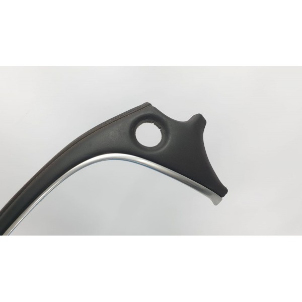 Acabamento Couro Console Central Chevrolet Tracker 1.4t 2017