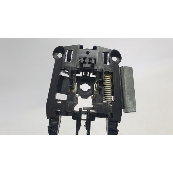 Suporte Maçaneta Dianteira Direita Chevrolet Tracker 1.4t 17 Preto