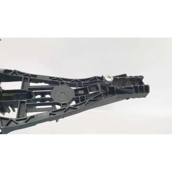 Suporte Maçaneta Esquerda Gm Chevrolet Tracker 1.4t 2017 Preto