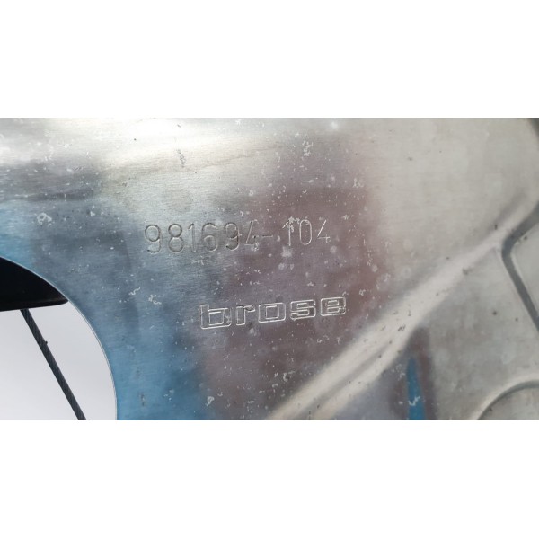 Máquina De Vidro Traseira Esquerda Mercedes C180 2010