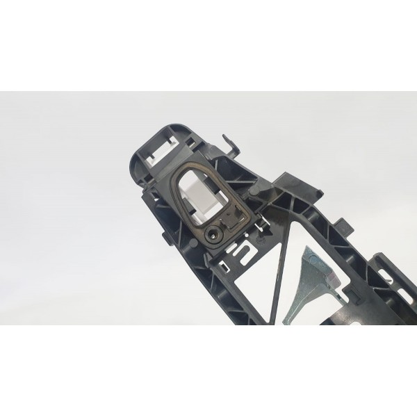 Suporte Maçaneta Dianteiro Direito Mercedes Benz C180 2017 Preto