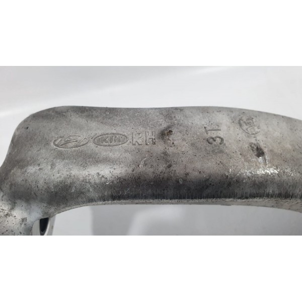 Montante Dianteiro Direito Kia Quoris 3.8 2015