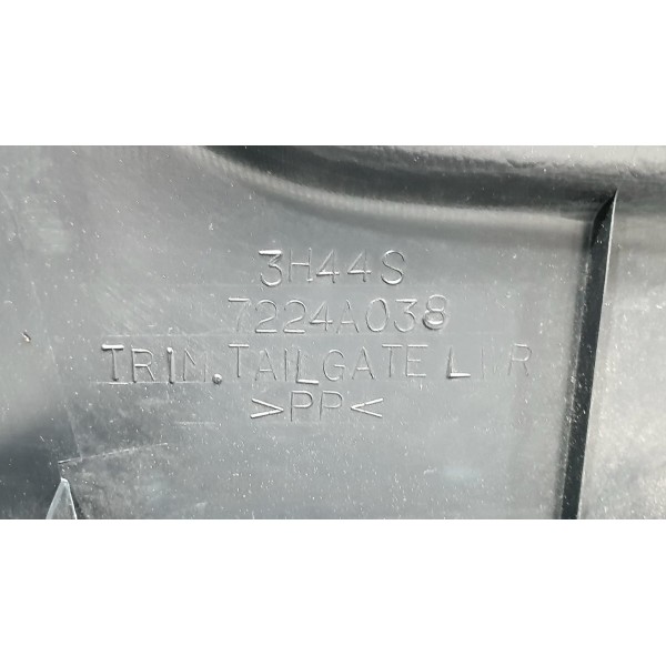 Acabamento Tampa Porta-malas Lancer Ralliart 2012 C/ Detalhe Preto