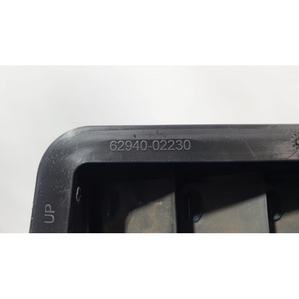 Difusor De Ar Carroceria Tras Esq. Toyota Corolla Cross 2023