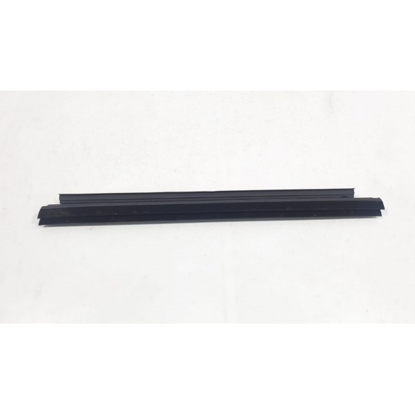 Pestana Borracha Interna Porta Tras Esq Corolla Cross 2023