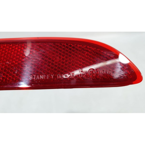 Refletor Parachoque Traseiro Esq Toyota Corolla Cross 2023 Vermelho