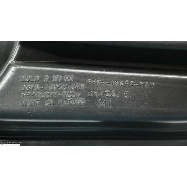 Moldura Farol Milha Dir Ford Fusion Titanium 2015 C/ Detalhe Preto