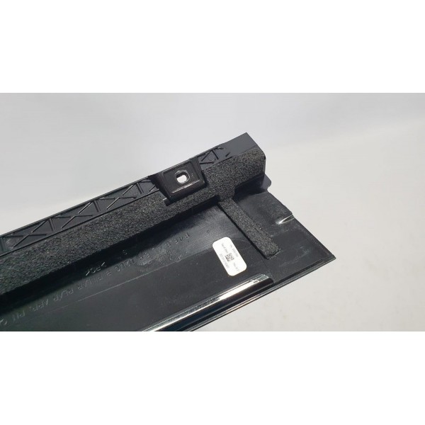 Aplique Coluna Porta Tras Dir Gm Equinox Premier 1.5 2022 Preto