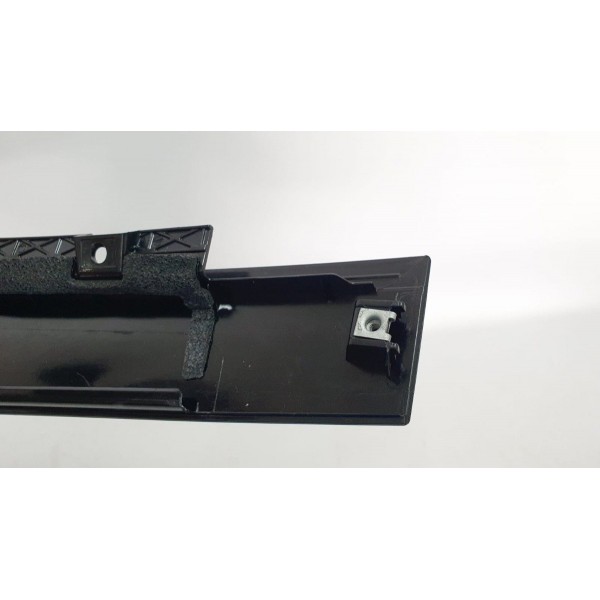 Aplique Coluna Porta Tras Esq Gm Equinox Premier 1.5 2022 Preto