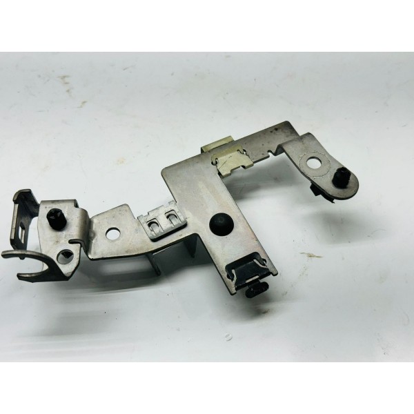 Suporte Bomba Vácuo Mercedes-benz (w205) C180 2017