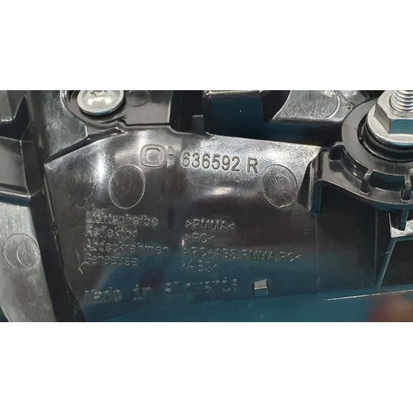 Lanterna Tampa Lado Direito Audi A5 2019 8w6945094e Direito Vermelho