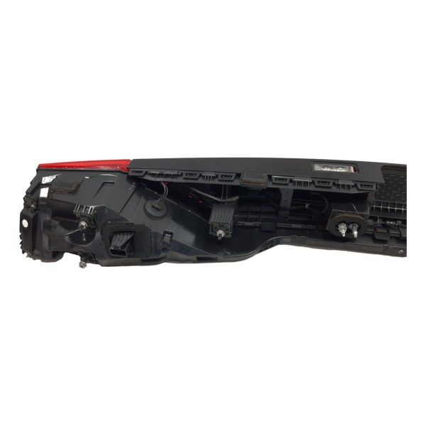 Lanterna Central Traseira Audi Q8 3.0 Hybrid 2020 Vermelho