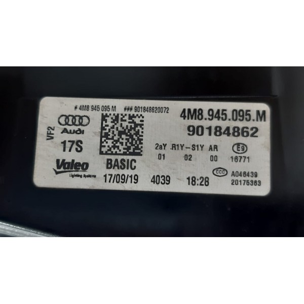 Lanterna Central Traseira Audi Q8 3.0 Hybrid 2020 Vermelho