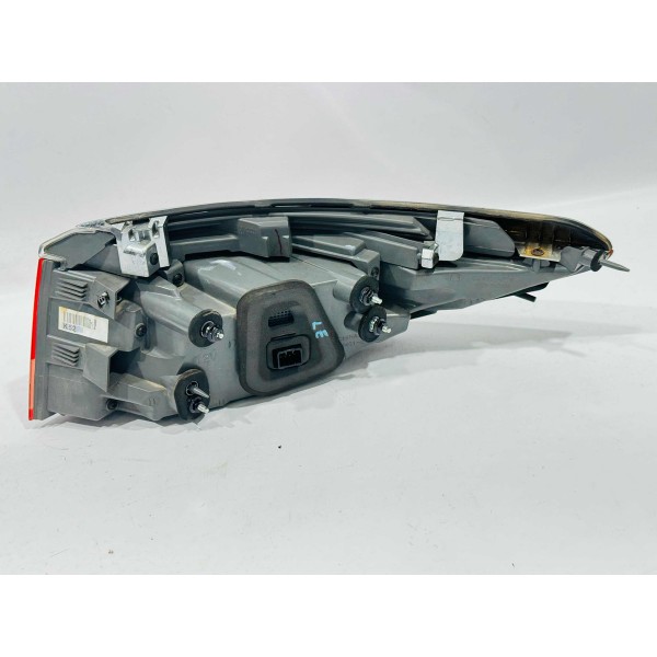 Lanterna Traseira Esquerda Kia Quoris 2016 Esquerdo Vermelho