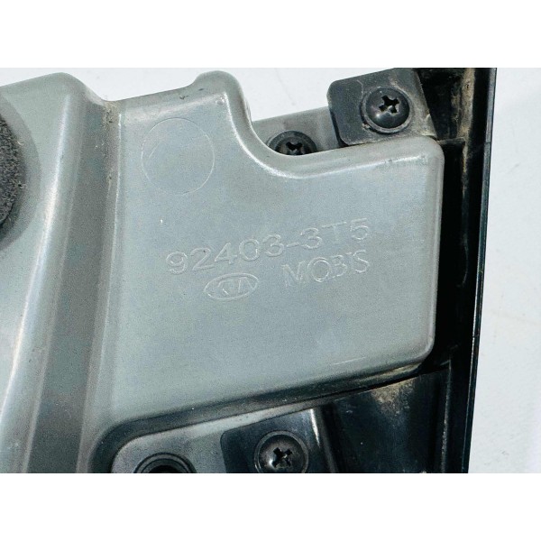 Lanterna Tampa Traseira Esquerda Kia Quoris 2016