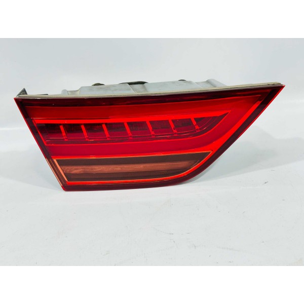 Lanterna Tampa Traseira Esquerda Kia Quoris 2016