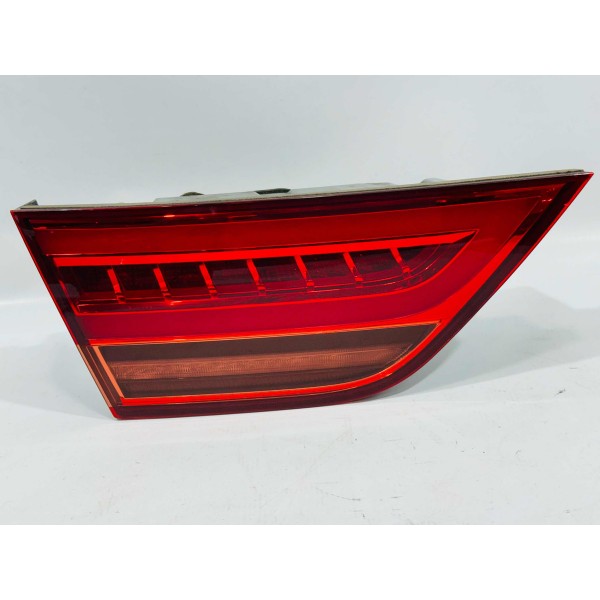 Lanterna Tampa Traseira Esquerda Kia Quoris 2016