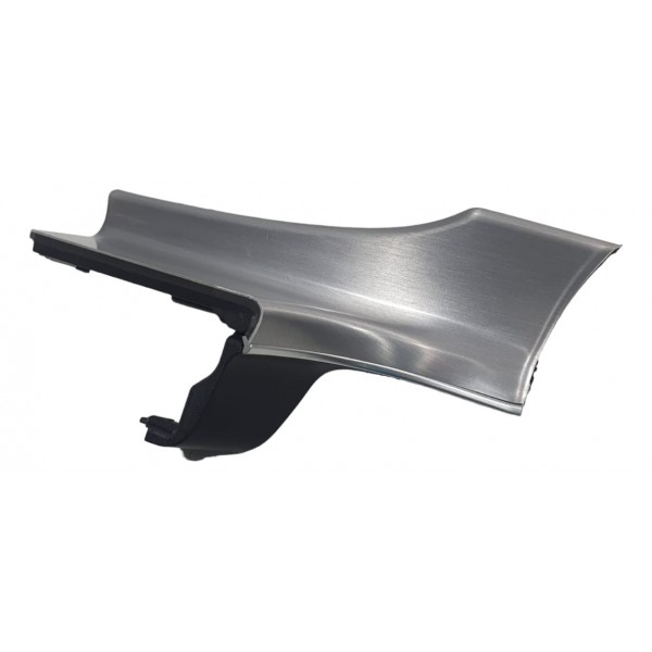 Moldura Acabamento Painel Lado Esquerdo Mercedes C180 2019 Prata Moldura